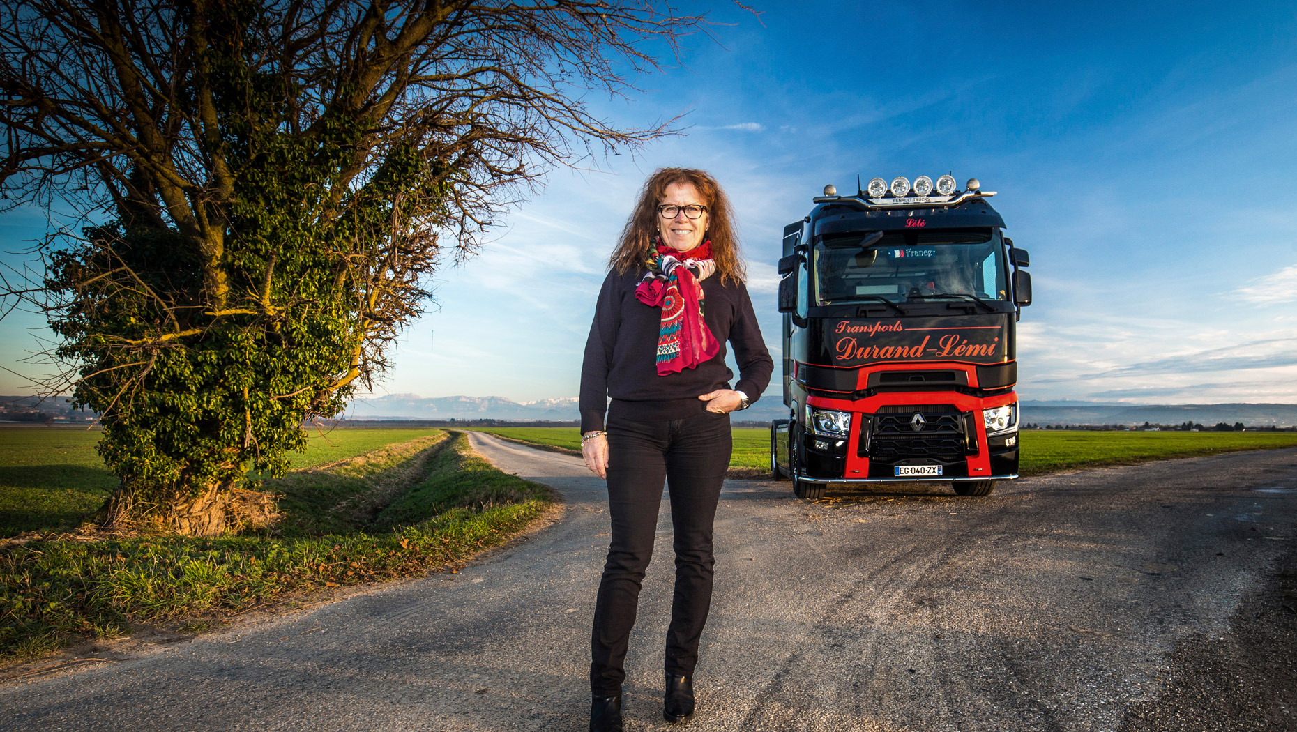 She chooses Renault to one hundred percent | Volvo Group