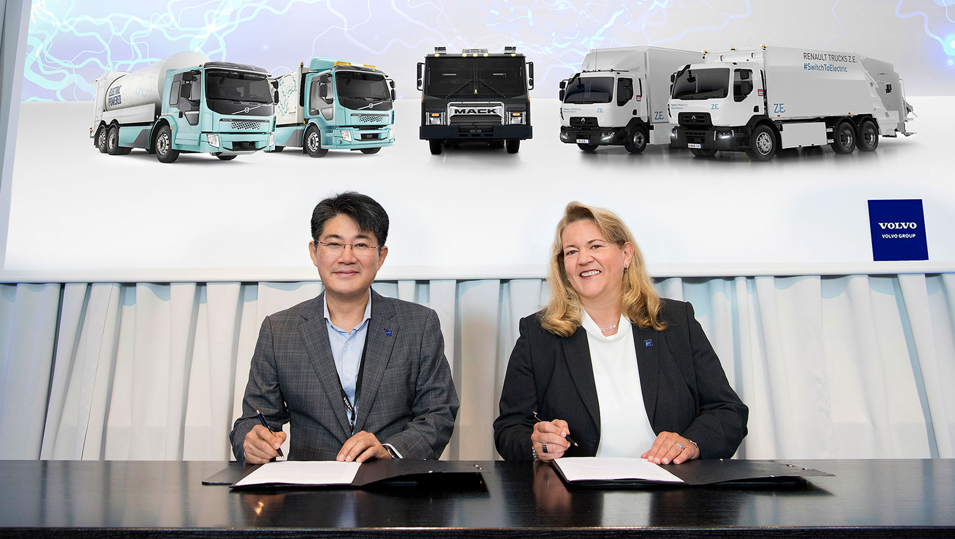 Volvo Group and Samsung SDI enter strategic alliance for