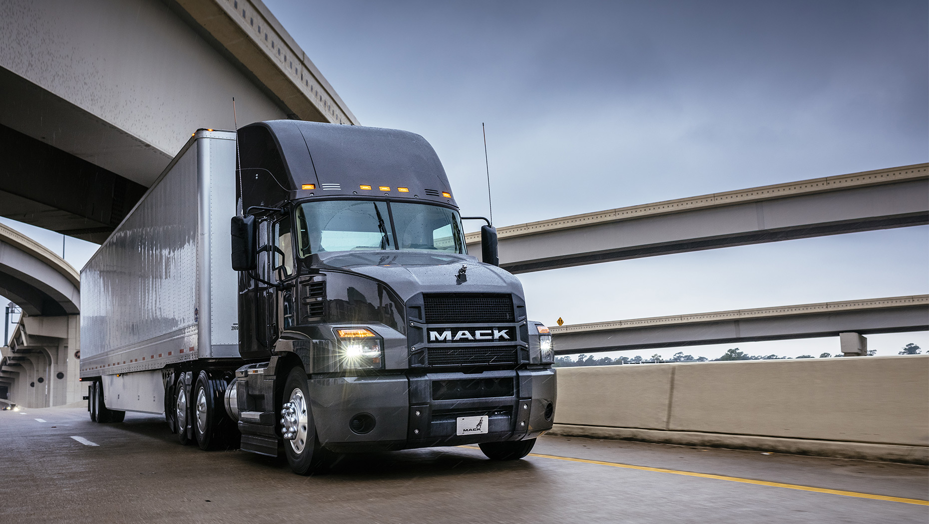 Mack Anthem® Day Cab Models Vovlo Group