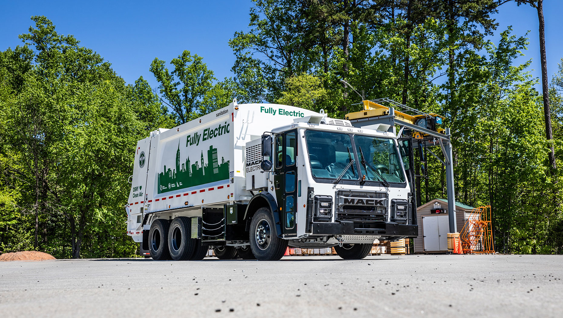 Mack Trucks to Open New Electric Vehicle Training Hub to Support Mack® LR Electric, Western U.S. and Canada