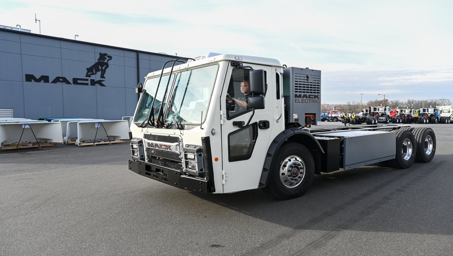Mack lr electric range deals