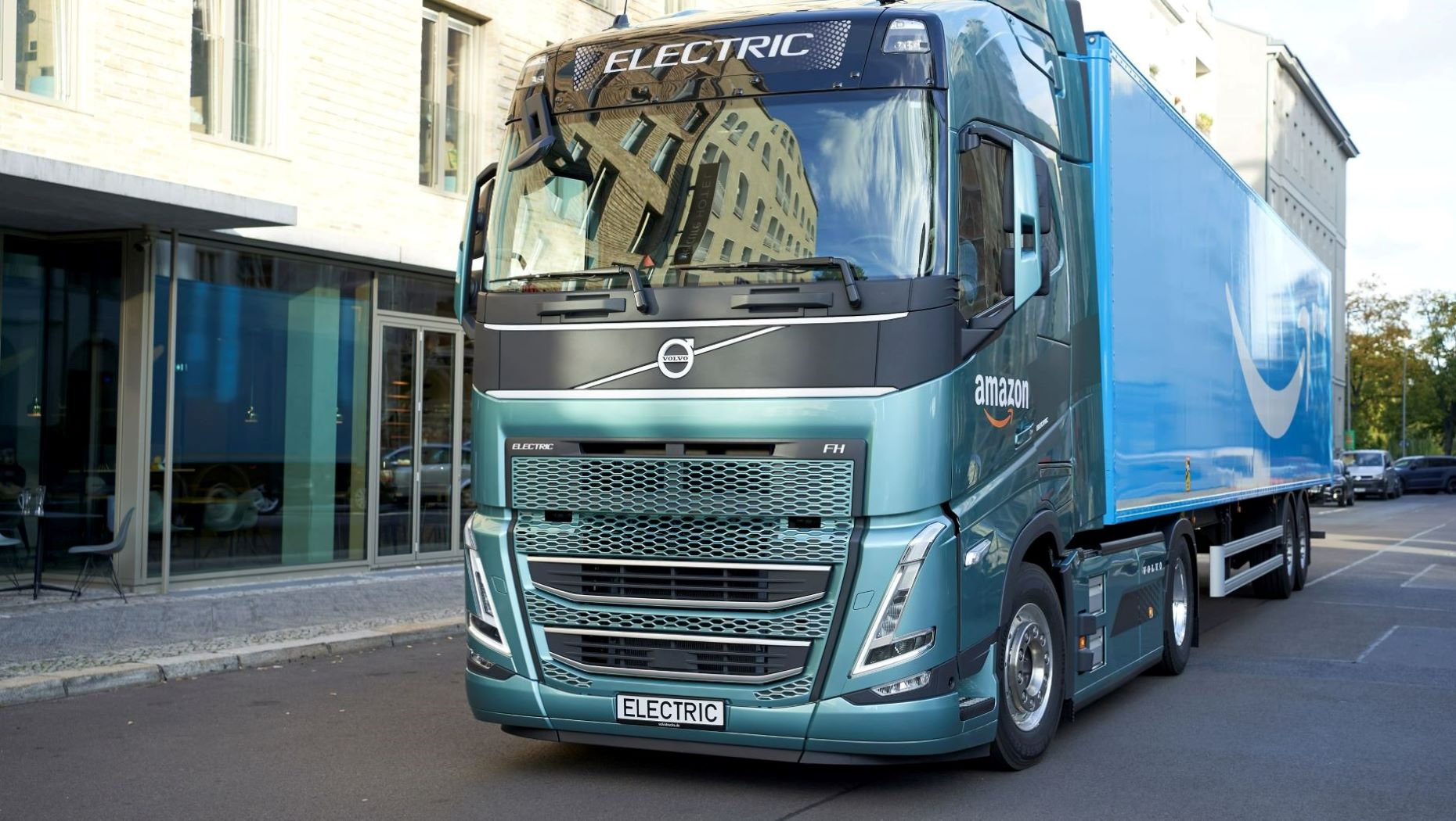 Volvo Trucks – Discover the new Volvo Truck Builder 